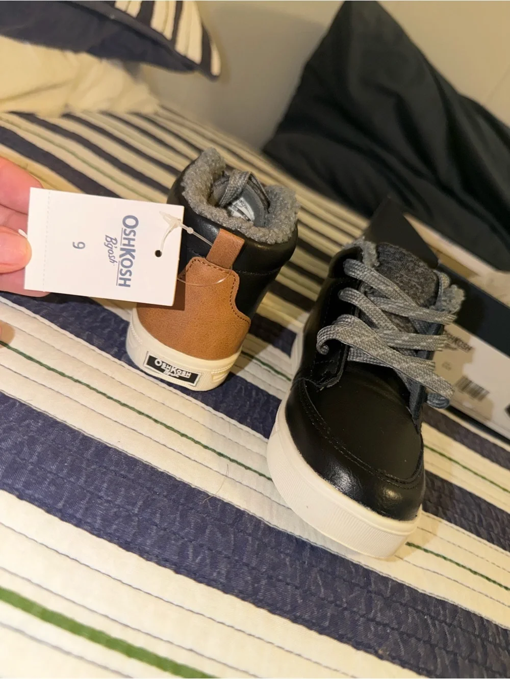 Toddler Black fur lined sneaker / boot